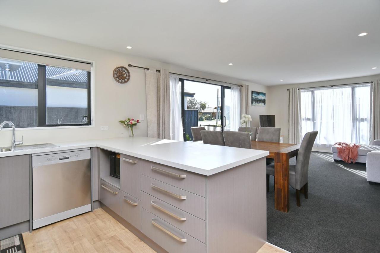 Thomas Townhouse - Christchurch Holiday Homes ภายนอก รูปภาพ